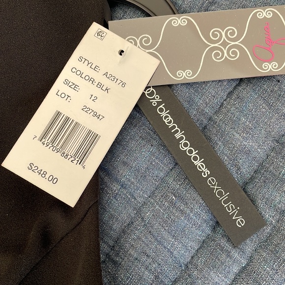 Black evening gown - Picture 4 of 7